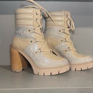 MICHAEL KORS: Women's Beige and Silver Ankle Boots